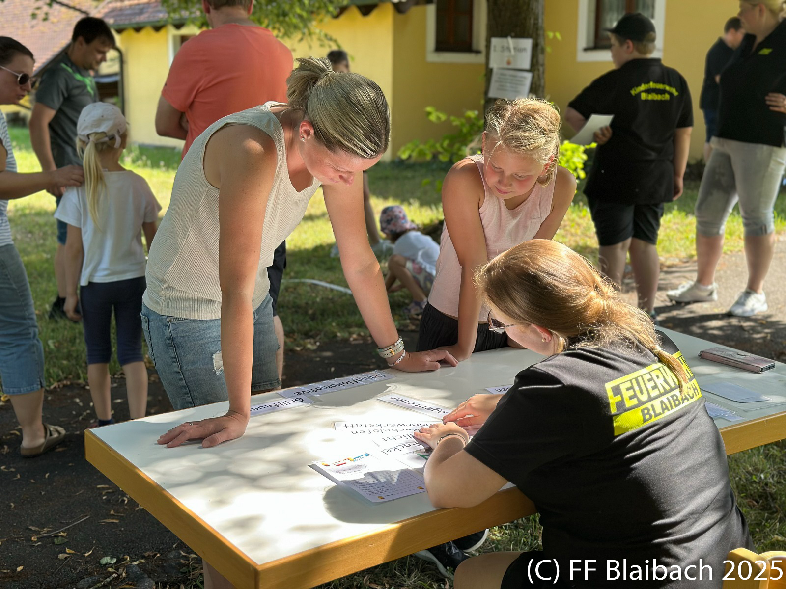 „Groß gegen Klein“ bei der Kinderfeuerwehr
