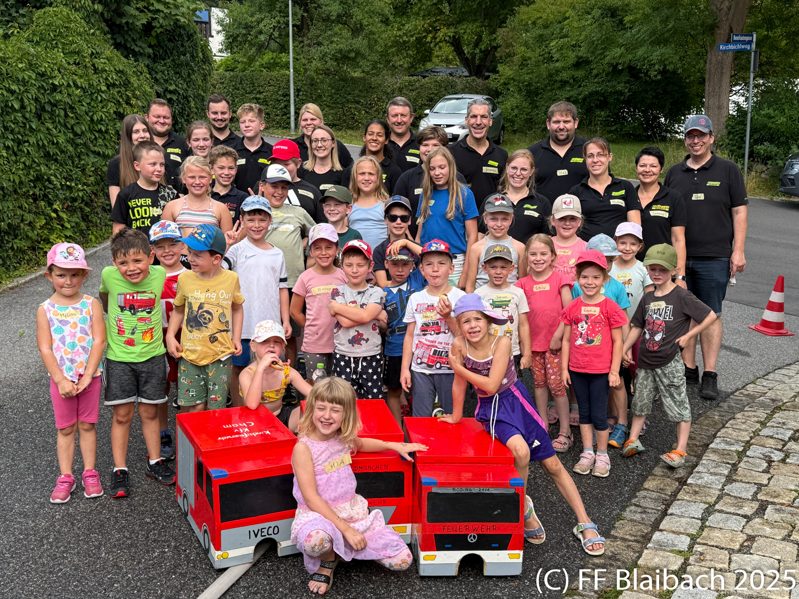 30 Kinder entdeckten die Feuerwehr